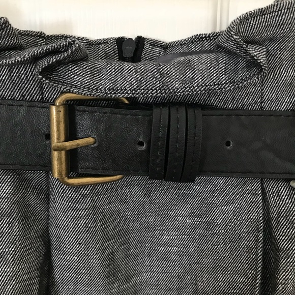 Forever 21 Skirt with pockets - Picture 3 of 7